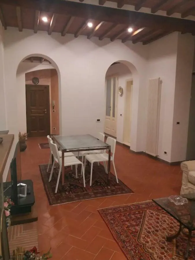 Apartment Anfiteatro House Romantica Lucca